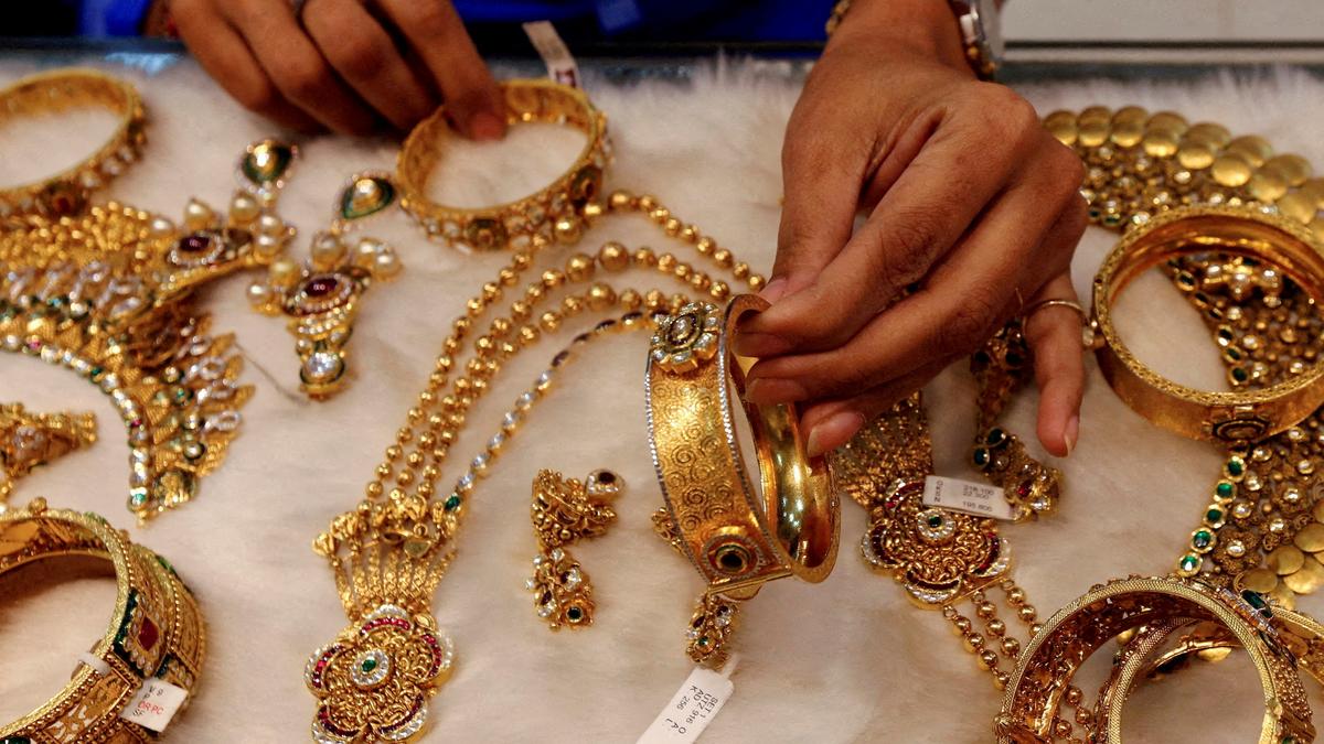 RBI to issue comprehensive norms for loans against collateral of gold jewellery, ornaments