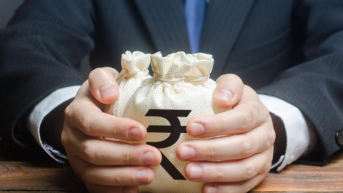 Non-financial firms see profit squeeze in FY25 amid surge in raw material, services costs